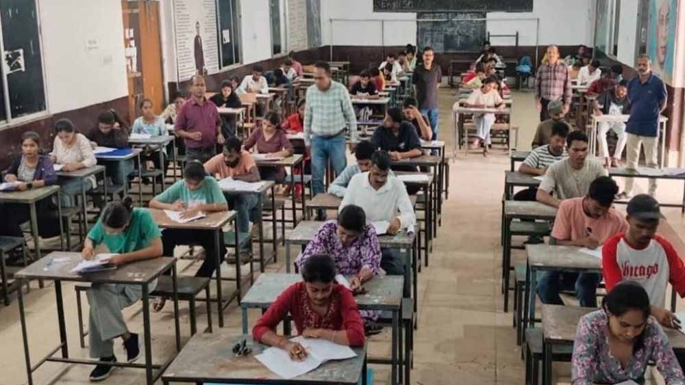 CGPSC SI रिजल्ट बना चर्चा का विषय, ‘NEWS’ और ‘SPACERANI’ नामों ने मचाई सनसनी CGPSC SI रिजल्ट बना चर्चा का विषय, ‘NEWS’ और ‘SPACERANI’ नामों ने मचाई सनसनी
