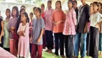 छात्रावास के बच्चों का आरोप, गार्ड वर्दी धुलवाने के साथ कराती है मालिश छात्रावास के बच्चों का आरोप, गार्ड वर्दी धुलवाने के साथ कराती है मालिश