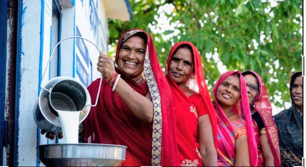 यूपी की महिलाओं ने किया कमाल : समूह की पांच कंपनियों का कारोबार साढ़े पांच हजार करोड़ के पार यूपी की महिलाओं ने किया कमाल : समूह की पांच कंपनियों का कारोबार साढ़े पांच हजार करोड़ के पार