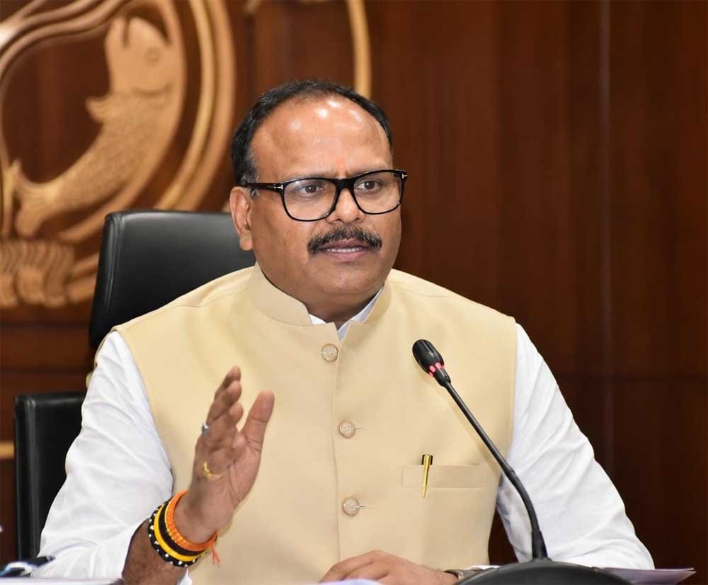 इंटर्न डॉक्टरों को अब हर माह मिलेंगे 25 हजार रुपये: ब्रजेश पाठक इंटर्न डॉक्टरों को अब हर माह मिलेंगे 25 हजार रुपये: ब्रजेश पाठक