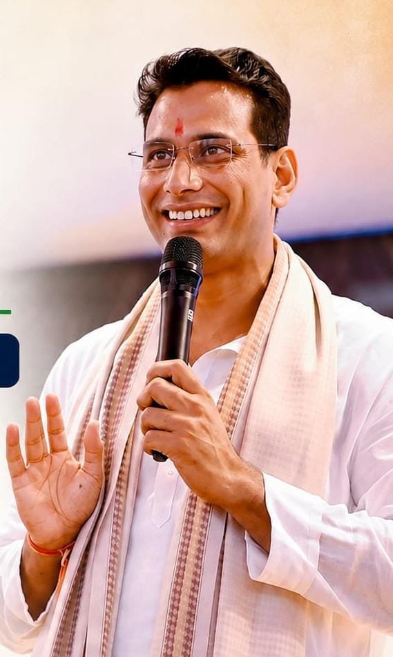 डेंगू को लेकर विधायक देवेंद्र यादव गंभीर, टाउनशिप समेत पूरे शहर में सफाई और रोकथाम के पुख्ता इंतजाम के निर्देश डेंगू को लेकर विधायक देवेंद्र यादव गंभीर, टाउनशिप समेत पूरे शहर में सफाई और रोकथाम के पुख्ता इंतजाम के निर्देश