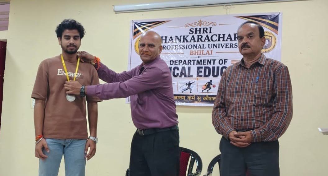 राष्ट्रीय खेल दिवस पर खेल प्रतिभाओं का हुआ सम्मान, मेजर ध्यानचंद को अर्पित की गयी श्रद्धांजलि
