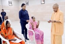 सीएम योगी ने महिला को गाय देने और दिव्यांग की भूमि से अवैध कब्जा हटाने का दिया निर्देश