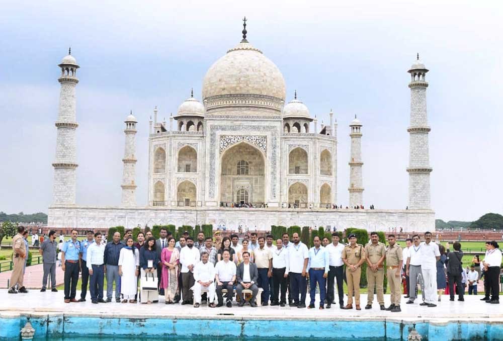 जापानी प्रतिनिधिमंडल पहुंचा आगरा, योगी सरकार की मेहमाननवाजी से अभिभूत जापानी प्रतिनिधिमंडल पहुंचा आगरा, योगी सरकार की मेहमाननवाजी से अभिभूत
