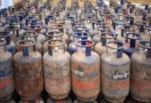 LPG Cylinder Price Cut: एलपीजी सिलेंडर ₹200 सस्ता, दिल्ली से कोलकाता तक बदले नए रेट