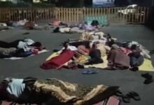 बदनावर-टिमरवानी फोरलेन मुआवजे को लेकर किसानों का प्रदर्शन, खुले आसमान के नीचे गुजारी रात