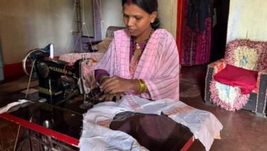 महतारी वंदन योजना से मिली आर्थिक संबल की ताकत, बचत से खरीदी सिलाई मशीन