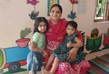 ममता, समर्पण और संकल्प की मिसाल बनीं आंगनवाड़ी कार्यकर्ता शर्मिला ठाकुर