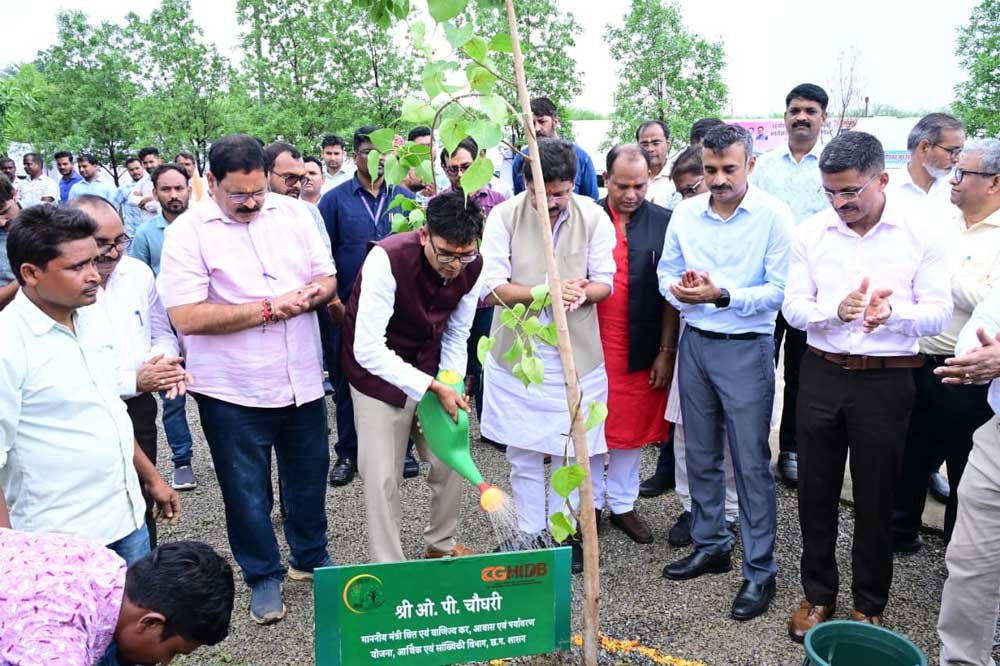नवा रायपुर को देश की अग्रणी ग्रीनफील्ड सिटी के रूप में विकसित करने पर जोर : आवास एवं पर्यावरण मंत्री ओ.पी. चौधरी नवा रायपुर को देश की अग्रणी ग्रीनफील्ड सिटी के रूप में विकसित करने पर जोर : आवास एवं पर्यावरण मंत्री ओ.पी. चौधरी