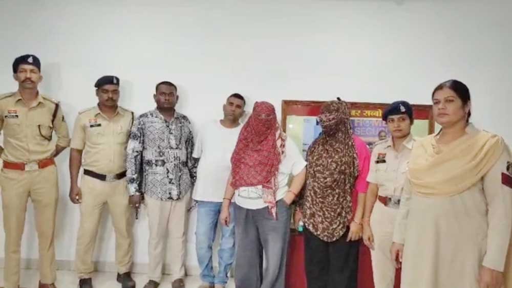 रिश्ते हुए शर्मसार: पिता ने 3 साल तक बेटी से किया दुष्कर्म, नवजात को बेचने के मामले में 6 गिरफ्तार रिश्ते हुए शर्मसार: पिता ने 3 साल तक बेटी से किया दुष्कर्म, नवजात को बेचने के मामले में 6 गिरफ्तार