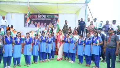मंत्री लक्ष्मी राजवाड़े के नेतृत्व में सूरजपुर जिले में निकलीं भव्य तिरंगा यात्राएं मंत्री लक्ष्मी राजवाड़े के नेतृत्व में सूरजपुर जिले में निकलीं भव्य तिरंगा यात्राएं