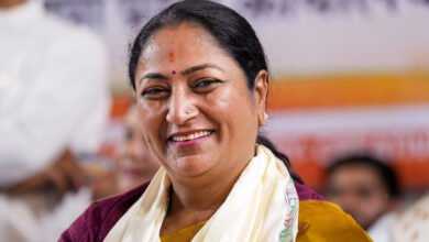 दिल्ली में झुग्गीवासियों के लिए बड़ी राहत! 2015 नहीं, अब इस साल तक बनी झुग्गियों पर मिलेगा मकान दिल्ली में झुग्गीवासियों के लिए बड़ी राहत! 2015 नहीं, अब इस साल तक बनी झुग्गियों पर मिलेगा मकान