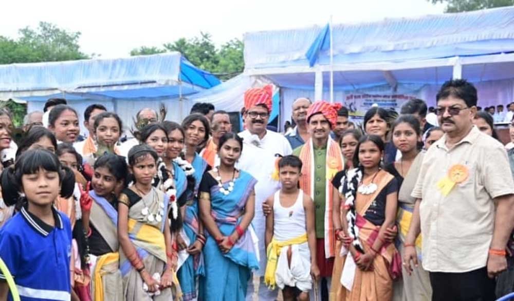 रिमझिम फुहारों के बीच खेल प्रतिभाओं ने भरी उड़ान, 26वीं राज्य स्तरीय शालेय क्रीड़ा प्रतियोगिता का भव्य शुभारंभ