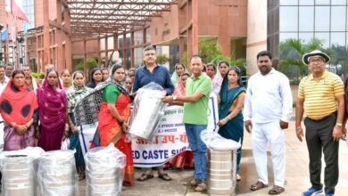अनुसूचित जाति उपयोजना के तहत किसानों को स्टोरेज बिन वितरित