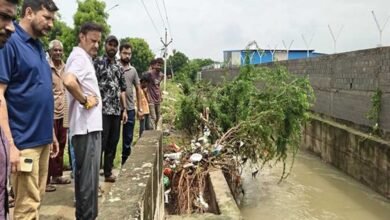 उप मुख्यमंत्री ने जलमग्न क्षेत्रों का दौरा कर स्थिति का लिया जायजा