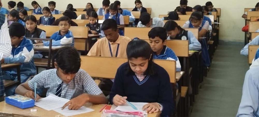 कक्षा 9 से 12 तक के विद्यार्थियों का शैक्षणिक भविष्य होगा डिजिटल और सुरक्षित, योगी सरकार ने अपार आईडी पर बढ़ाया फोकस कक्षा 9 से 12 तक के विद्यार्थियों का शैक्षणिक भविष्य होगा डिजिटल और सुरक्षित, योगी सरकार ने अपार आईडी पर बढ़ाया फोकस
