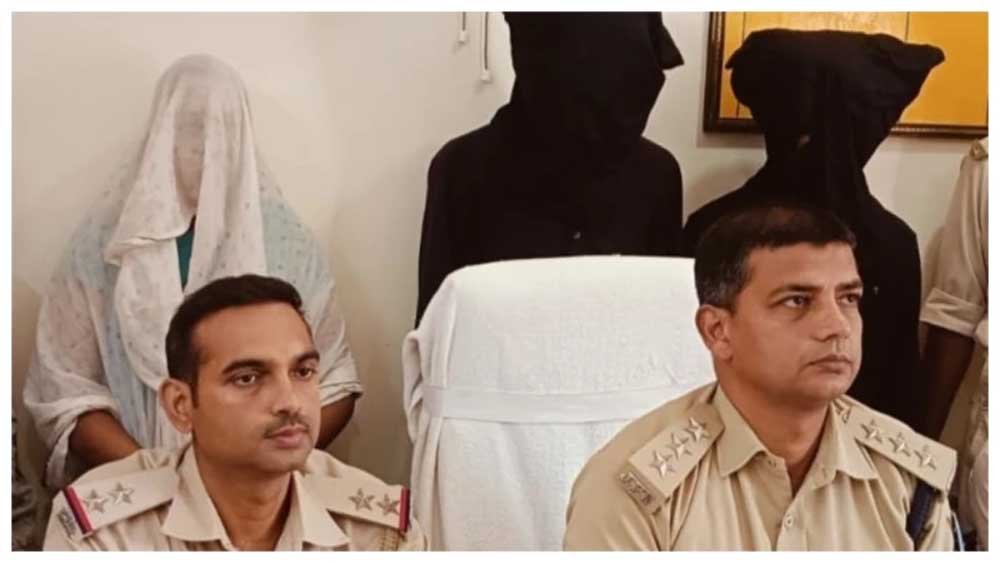 गढ़वा में खौफनाक साजिश का खुलासा, पत्नी ने प्रेमी संग मिलकर कराई पति की हत्या गढ़वा में खौफनाक साजिश का खुलासा, पत्नी ने प्रेमी संग मिलकर कराई पति की हत्या
