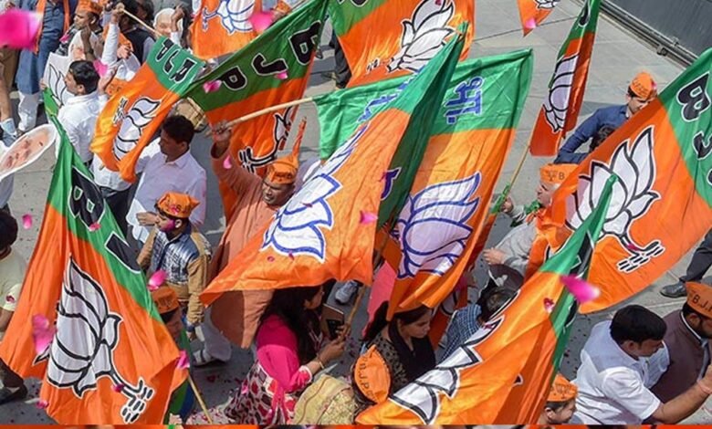 अपने ही गढ़ में कमजोर पड़ रही भाजपा, ‘डबल इंजन’ मॉडल पर उठे सवाल