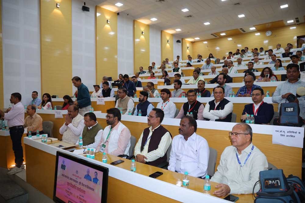 राष्ट्रीय शिक्षा नीति अहम, सीएम डॉ. मोहन बोले- इसके जरिये नैतिक मूल्यों से जुड़ रहे युवा राष्ट्रीय शिक्षा नीति अहम, सीएम डॉ. मोहन बोले- इसके जरिये नैतिक मूल्यों से जुड़ रहे युवा