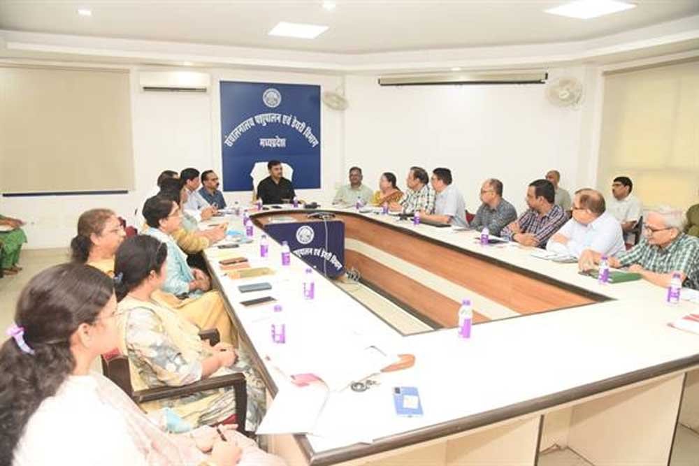 नस्ल सुधार के लिए सॉर्टेड सेक्स्ड सीमेन तकनीक अपनाने पशुपालकों को करें जागरूक : डॉ. सुदाम पी. खाड़े नस्ल सुधार के लिए सॉर्टेड सेक्स्ड सीमेन तकनीक अपनाने पशुपालकों को करें जागरूक : डॉ. सुदाम पी. खाड़े