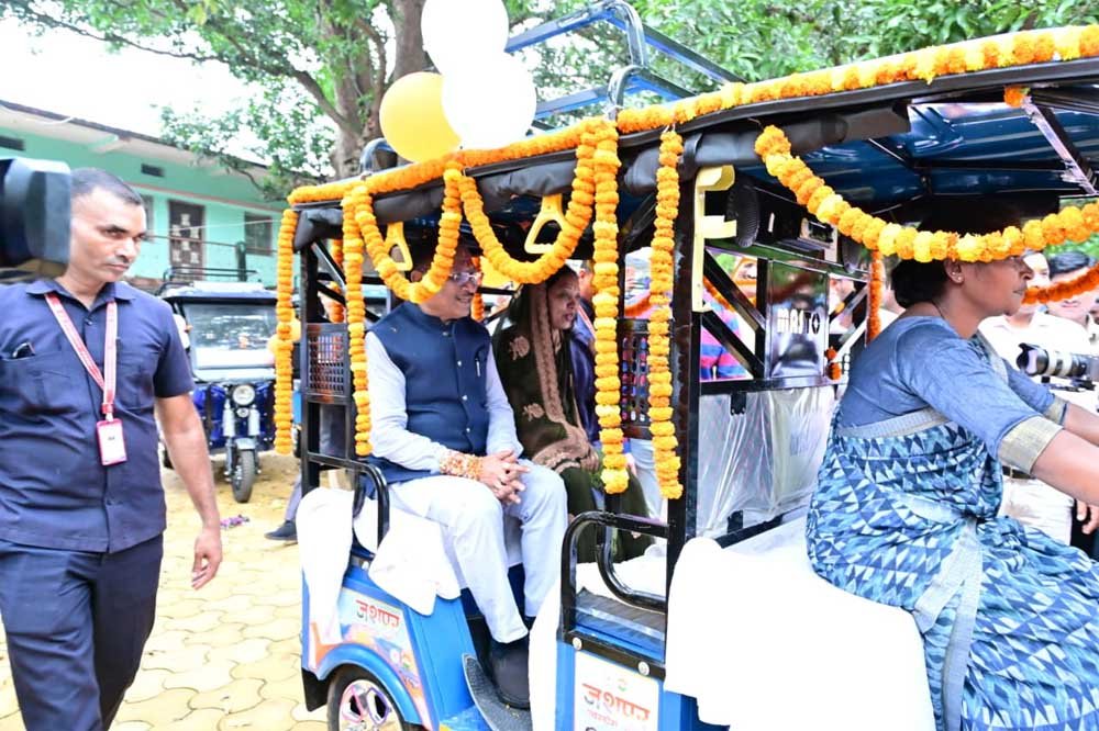 मुख्यमंत्री विष्णु देव साय ने ‘जशपुर एक्सप्रेस’ योजना का किया शुभारंभ मुख्यमंत्री विष्णु देव साय ने ‘जशपुर एक्सप्रेस’ योजना का किया शुभारंभ