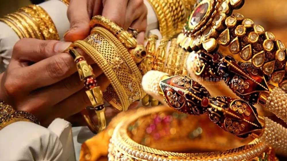Gold Price Hike: सोना ₹19,000 महंगा, चांदी ₹10,673 उछली; क्या ₹1.80 लाख के पार जाएगा गोल्ड? Gold Price Hike: सोना ₹19,000 महंगा, चांदी ₹10,673 उछली; क्या ₹1.80 लाख के पार जाएगा गोल्ड?