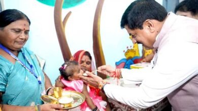 मुख्यमंत्री डॉ. यादव ने टीकमगढ़ में आंगनवाड़ी केन्द्र और जिला अस्पताल का किया निरीक्षण मुख्यमंत्री डॉ. यादव ने टीकमगढ़ में आंगनवाड़ी केन्द्र और जिला अस्पताल का किया निरीक्षण