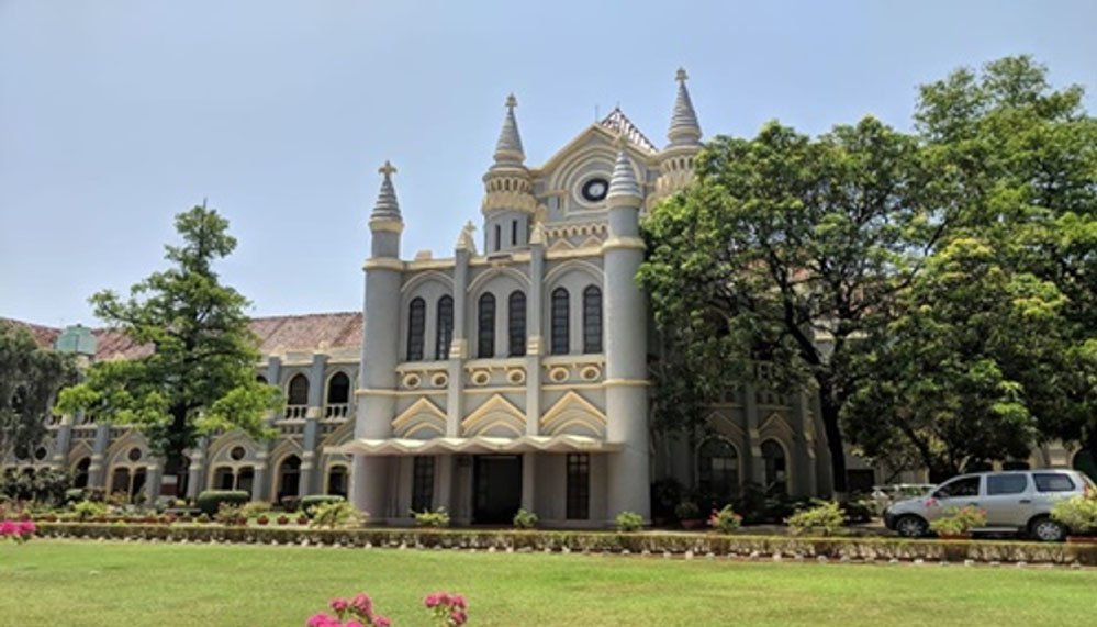 सरई रेलवे स्टेशन पर ACC के कोयला लोडिंग प्लेटफॉर्म पर हाई कोर्ट का बड़ा फैसला सरई रेलवे स्टेशन पर ACC के कोयला लोडिंग प्लेटफॉर्म पर हाई कोर्ट का बड़ा फैसला
