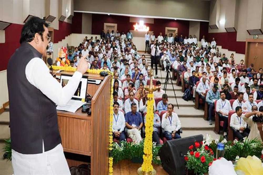 प्रयोगशाला से निर्माण स्थल तक पहुंचें नवाचार-लोक निर्माण मंत्री सिंह प्रयोगशाला से निर्माण स्थल तक पहुंचें नवाचार-लोक निर्माण मंत्री सिंह