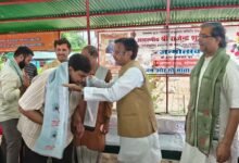 उप मुख्यमंत्री ने जान जोखिम में डालकर गायों की रक्षा करने वाले गौ सेवकों को किया सम्मानित