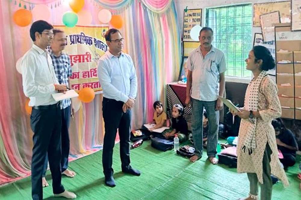 गुणवत्तापूर्ण शिक्षण की मिसाल बनीं शिक्षिका आकांक्षा राजोरिया गुणवत्तापूर्ण शिक्षण की मिसाल बनीं शिक्षिका आकांक्षा राजोरिया