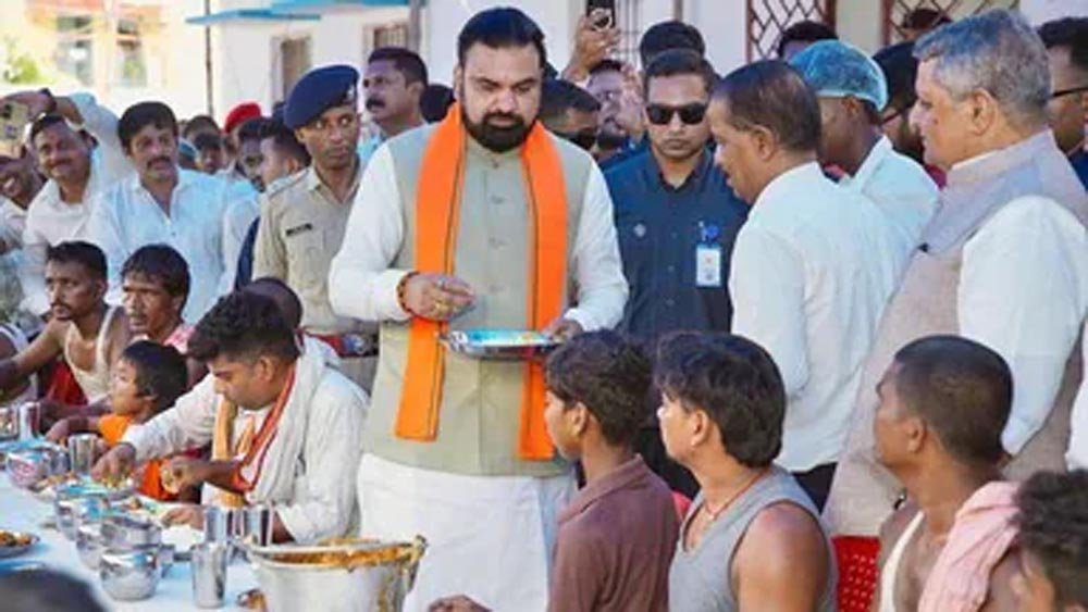 बिहार बाढ़: CM सम्राट चौधरी ने लिया जायजा, पीड़ितों को हरसंभव मदद का निर्देश बिहार बाढ़: CM सम्राट चौधरी ने लिया जायजा, पीड़ितों को हरसंभव मदद का निर्देश