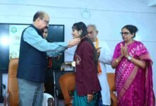 वर्तमान पर फोकस करें, निरंतर सीखते रहें और समाज के लिए योगदान दें-राज्यपाल डेका