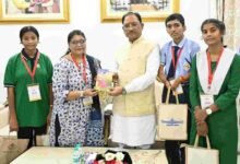 राष्ट्रपति से भेंट कर लौटे प्रतिभावान विद्यार्थियों ने मुख्यमंत्री विष्णु देव साय से की सौजन्य मुलाकात