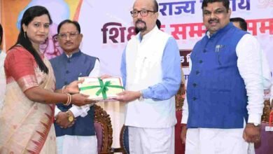 AI के युग में शिक्षक बनें विद्यार्थियों के मार्गदर्शक, तकनीक के विवेकपूर्ण उपयोग की दें सीख : राज्यपाल डेका AI के युग में शिक्षक बनें विद्यार्थियों के मार्गदर्शक, तकनीक के विवेकपूर्ण उपयोग की दें सीख : राज्यपाल डेका