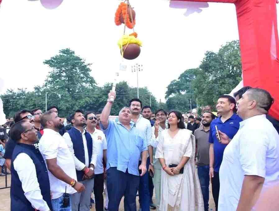 पर्यटन एवं संस्कृति मंत्री राजेश अग्रवाल दही हांडी उत्सव में हुए सम्मिलित पर्यटन एवं संस्कृति मंत्री राजेश अग्रवाल दही हांडी उत्सव में हुए सम्मिलित