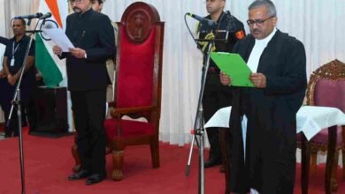 राज्यपाल डेका ने न्यायाधिपति कृष्न राम महापात्र को छत्तीसगढ़ उच्च न्यायालय के मुख्य न्यायाधीश पद की दिलाई शपथ