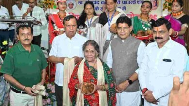 गुरु का ऋण कभी नहीं चुकाया जा सकता, शिक्षक राष्ट्र निर्माण के सच्चे शिल्पकार-राजस्व मंत्री टंक राम वर्मा गुरु का ऋण कभी नहीं चुकाया जा सकता, शिक्षक राष्ट्र निर्माण के सच्चे शिल्पकार-राजस्व मंत्री टंक राम वर्मा