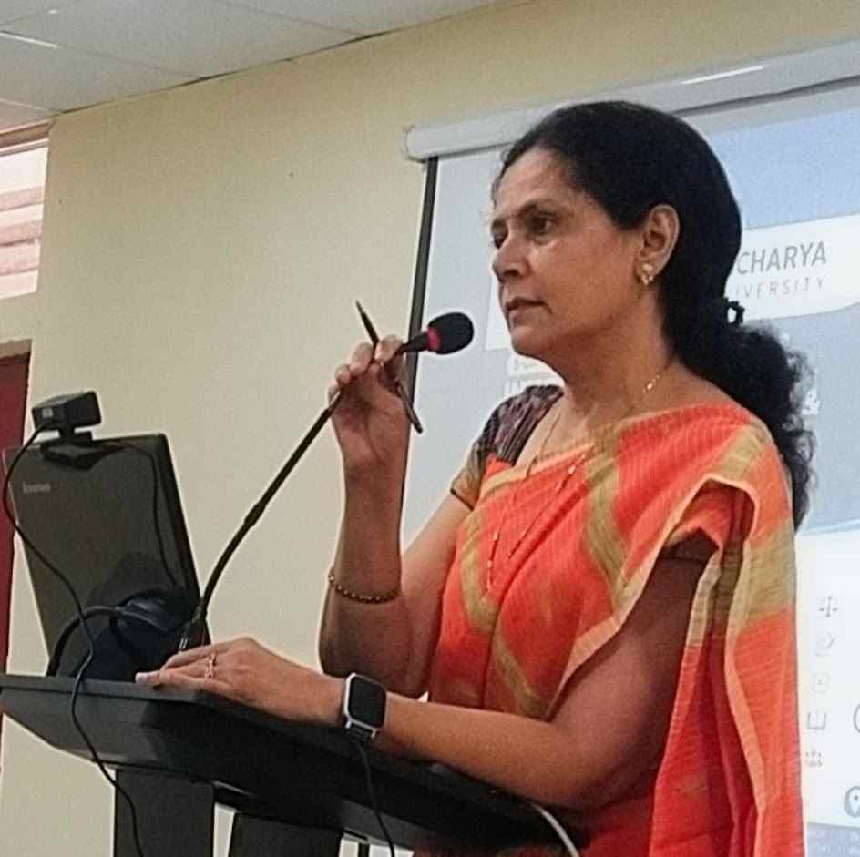 उच्च शिक्षा में नवाचार और शोध उत्कृष्टता समय की आवश्यकता: डॉ. स्मिता सेलट