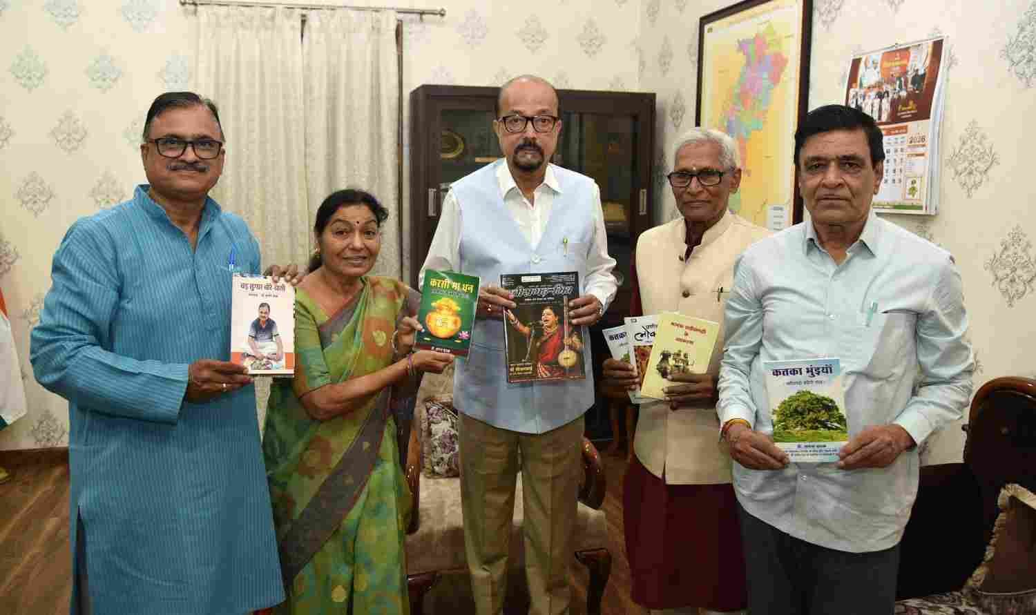 छत्तीसगढ़ी को आठवीं अनुसूची में शामिल कराने के लिए सकारात्मक पहल छत्तीसगढ़ी को आठवीं अनुसूची में शामिल कराने के लिए सकारात्मक पहल