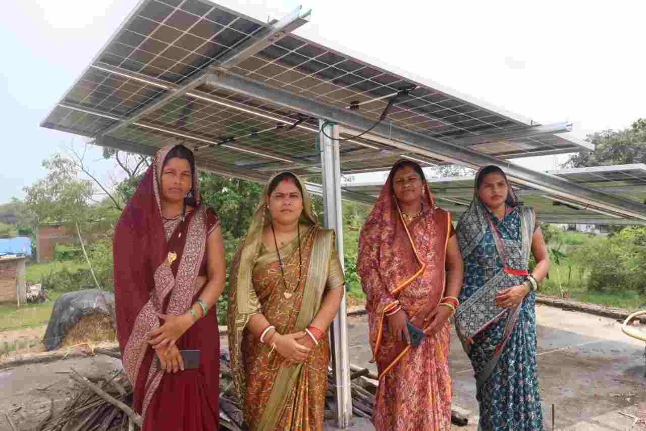 बिहान की सोलर दीदियों ने बढ़ाया आत्मनिर्भरता की ओर कदम बिहान की सोलर दीदियों ने बढ़ाया आत्मनिर्भरता की ओर कदम