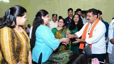 डॉक्टर बनना मंजिल नहीं, समाज की सेवा करना असली लक्ष्य – उप मुख्यमंत्री एवं कवर्धा विधायक विजय शर्मा डॉक्टर बनना मंजिल नहीं, समाज की सेवा करना असली लक्ष्य – उप मुख्यमंत्री एवं कवर्धा विधायक विजय शर्मा