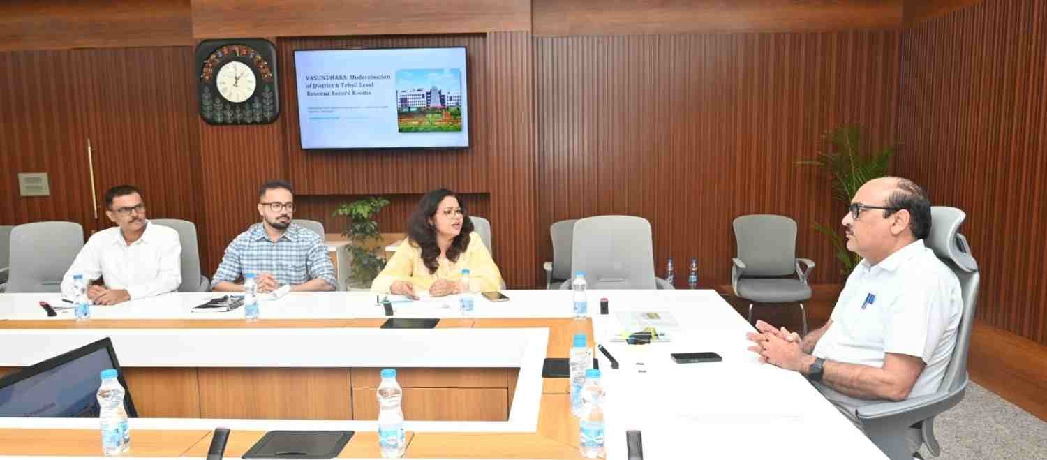 वसुंधरा परियोजना-राजस्व अभिलेखों का होगा डिजिटलीकरण,नागरिक सेवाएं मिलेंगी और अधिक सरल और पारदर्शी रूप में वसुंधरा परियोजना-राजस्व अभिलेखों का होगा डिजिटलीकरण,नागरिक सेवाएं मिलेंगी और अधिक सरल और पारदर्शी रूप में