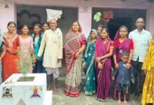 मंत्री श्रीमती लक्ष्मी राजवाड़े पहुंचीं ग्राम कुंजनगर, महिलाओं से किया आत्मीय संवाद