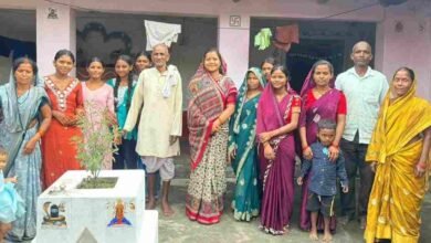 मंत्री श्रीमती लक्ष्मी राजवाड़े पहुंचीं ग्राम कुंजनगर, महिलाओं से किया आत्मीय संवाद