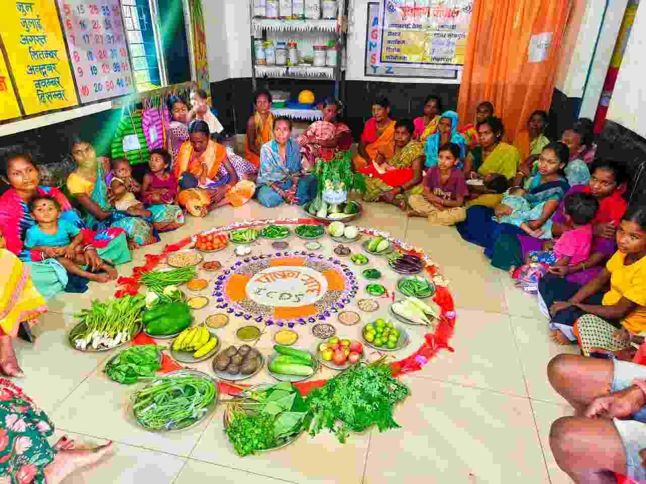 बच्चों की थाली बनी सामूहिक जिम्मेदारी, प्रदेश के सभी आंगनबाड़ी केंद्रों में पोषण और स्वच्छता पर जोर बच्चों की थाली बनी सामूहिक जिम्मेदारी, प्रदेश के सभी आंगनबाड़ी केंद्रों में पोषण और स्वच्छता पर जोर