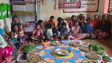 सुपोषित थाली के प्रदर्शन के साथ माताओं और बच्चों के पोषण पर हुआ संवाद सुपोषित थाली के प्रदर्शन के साथ माताओं और बच्चों के पोषण पर हुआ संवाद