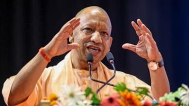 यूपी पंचायत सहायकों का मानदेय बढ़ा, अब प्रधान-सचिव नहीं कर सकेंगे बर्खास्त यूपी पंचायत सहायकों का मानदेय बढ़ा, अब प्रधान-सचिव नहीं कर सकेंगे बर्खास्त