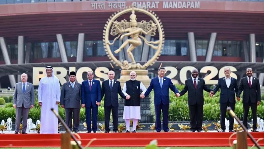 PM मोदी की कूटनीतिक पारी तेज, BRICS में 15 नेताओं से मुलाकात कर साधे रणनीतिक समीकरण PM मोदी की कूटनीतिक पारी तेज, BRICS में 15 नेताओं से मुलाकात कर साधे रणनीतिक समीकरण