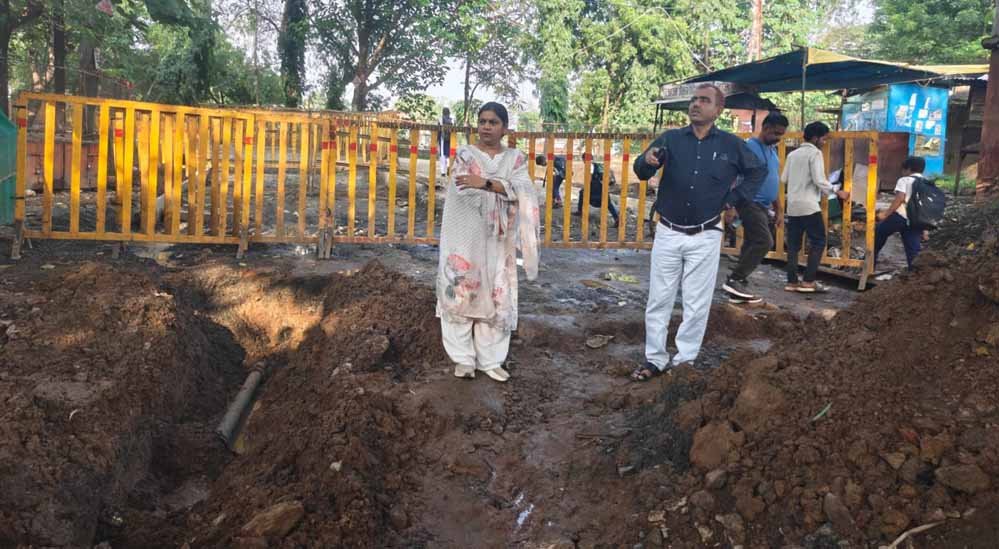 मुख्य नगर पालिका अधिकारी ने सीसी रोड निर्माण कार्य का किया निरीक्षण मुख्य नगर पालिका अधिकारी ने सीसी रोड निर्माण कार्य का किया निरीक्षण